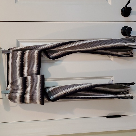 Striped  Joe Boxer Hat and Scarf Set - Picture 4 of 5